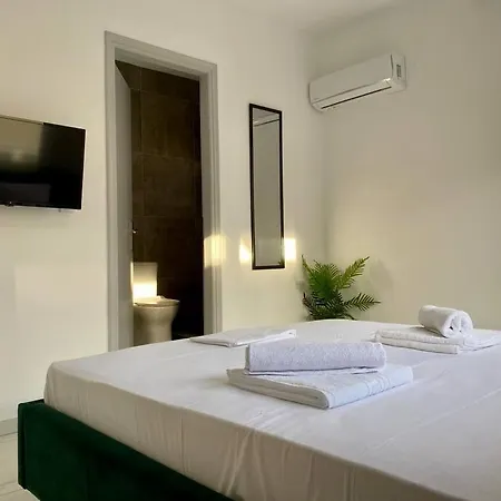 Stylish Apartment, Steps From The - El Greco No 10 Apartmán