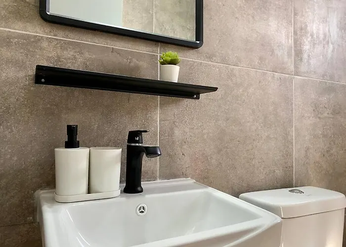 Stylish In Town, Walking Distance To The - No 10 Apartamento