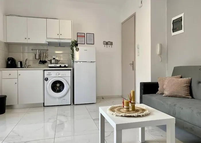 Stylish In Town, Walking Distance To The - No 10 Apartamento