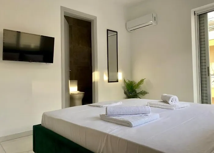 Stylish In Town, Walking Distance To The - No 10 Apartmán