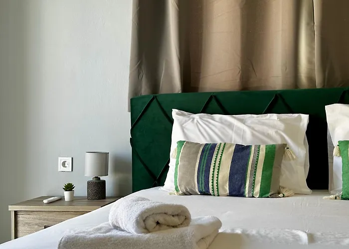 Stylish In Town, Walking Distance To The - No 10 Kos